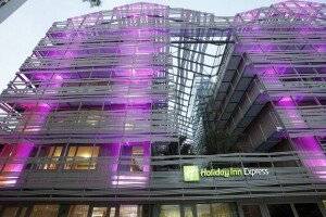 Holiday Inn Express-Canal De La Villette, an IHG Hotel