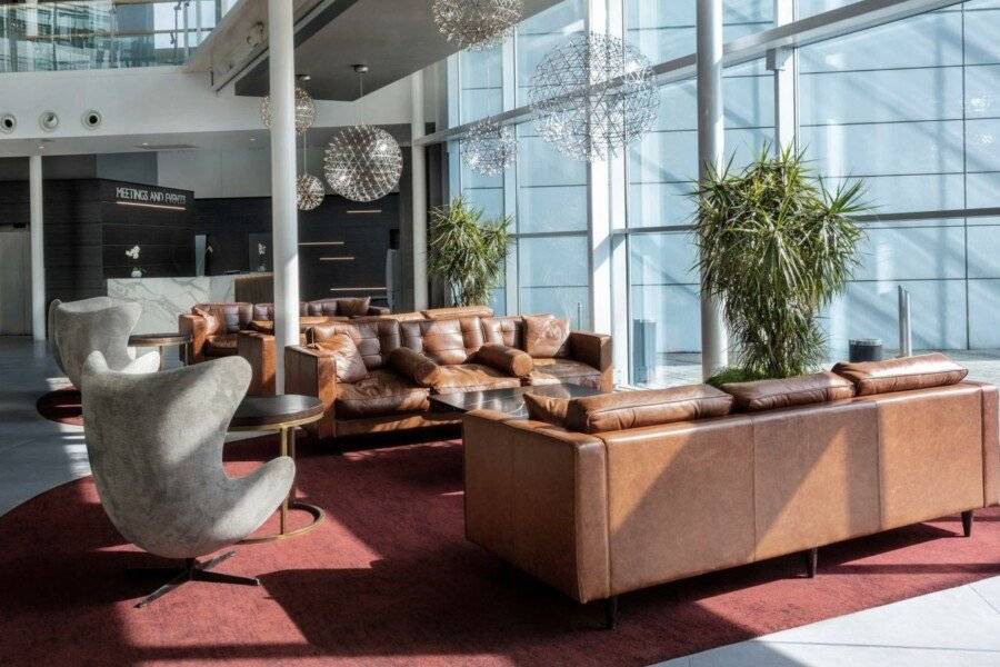 Radisson Blu Hotel London Stansted Airport lobby