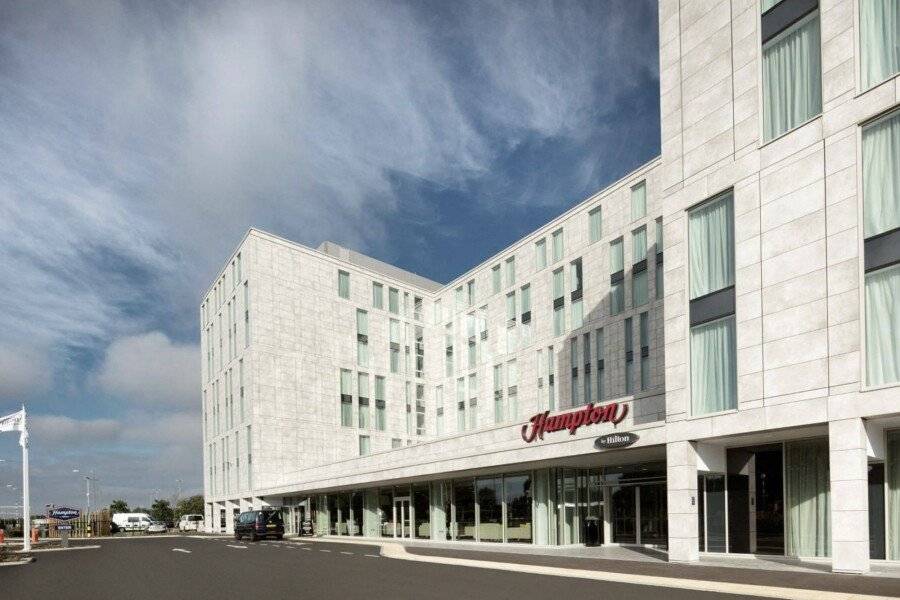 Hampton By Hilton London Stansted Airport facade