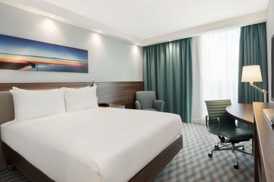 Hampton By Hilton London Stansted Airport hotel bedroom