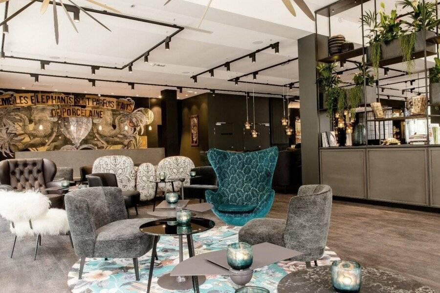 Motel One Paris-Porte Dorée lobby,