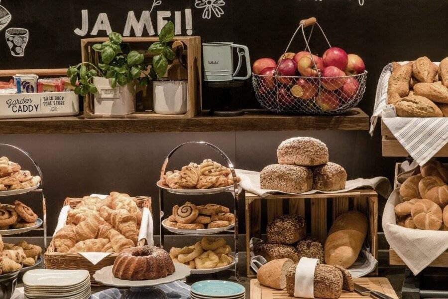 Motel One Barcelona-Ciutadella breakfast