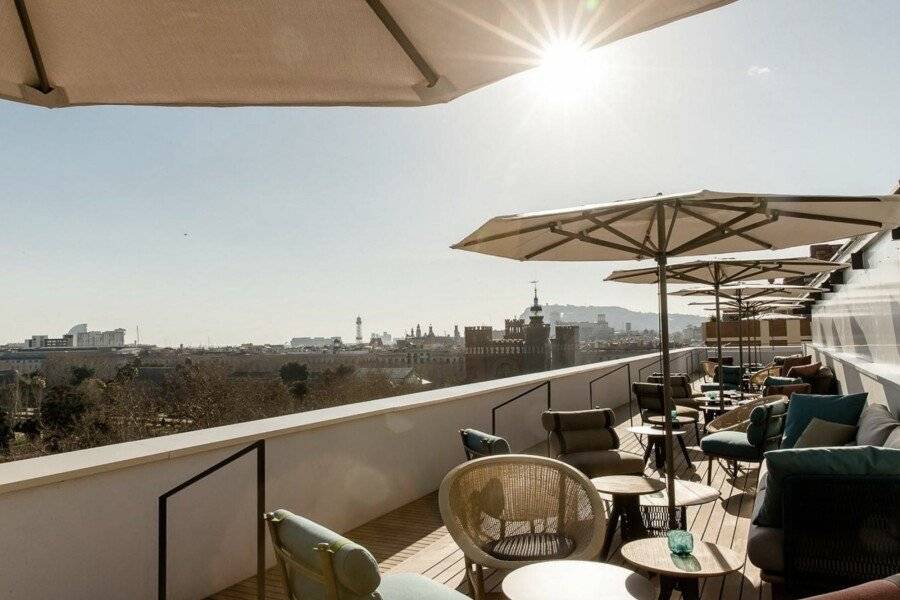 Motel One Barcelona-Ciutadella rooftop pool,bar,ocean view