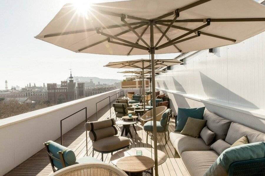 Motel One Barcelona-Ciutadella rooftop pool,bar