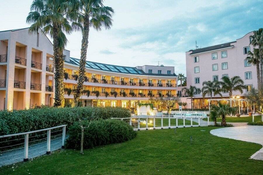 Hotel Isola Sacra Rome Airport facade,garden