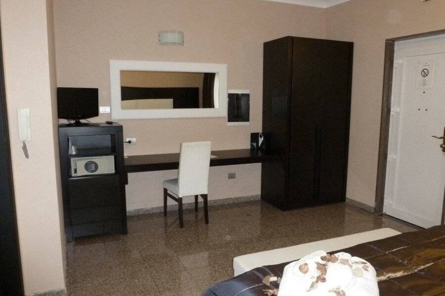 EH Suites Rome Airport Euro House Hotels hotel bedroom