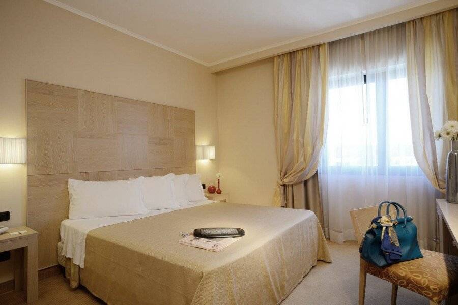 Best Western Hotel Rome Airport hotel bedroom