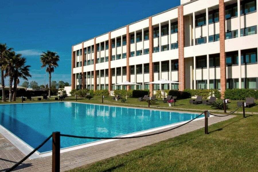 Mercure Leonardo da Vinci Rome Airport facade,outdoor pool,garden