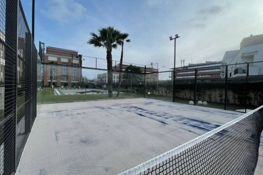 Mercure Leonardo da Vinci Rome Airport tennis,garden