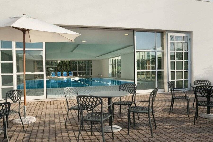 Hilton Rome Airport indoor pool,outdoor pool