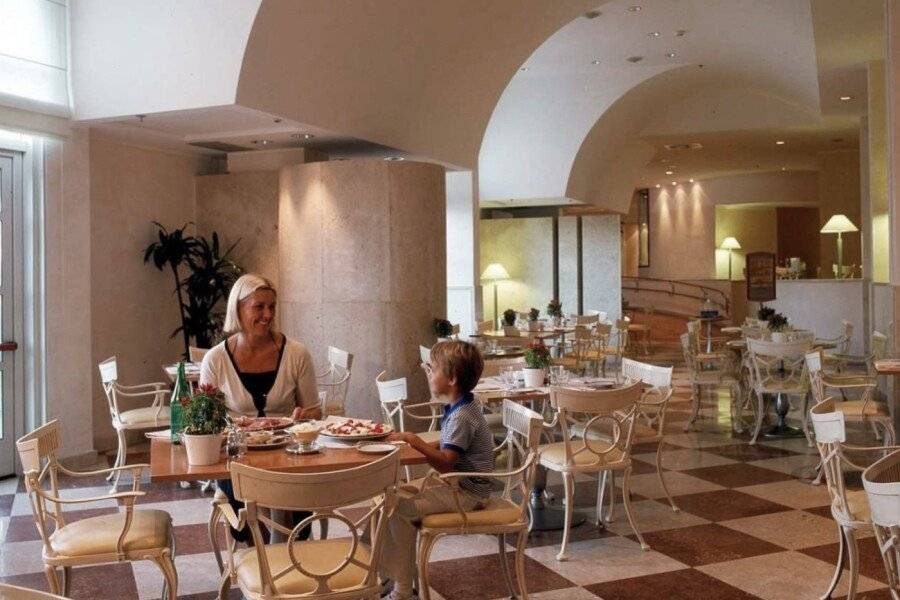 Hilton Rome Airport restaurant