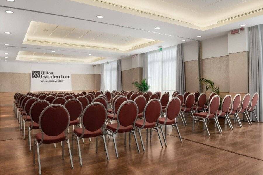 Hilton Garden Inn Rome Airport conference room