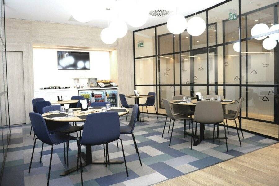 Air Rooms Rome Airport by HelloSky restaurant