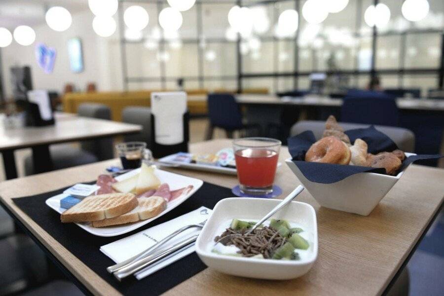 Air Rooms Rome Airport by HelloSky restaurant,breakfast