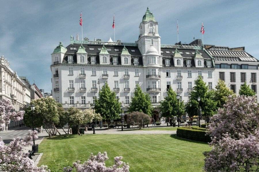 Grand Hotel facade,garden