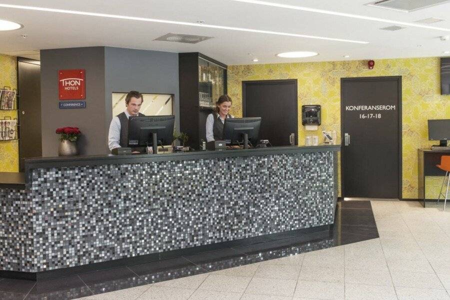 Thon Hotel Vika Atrium front desk, lobby