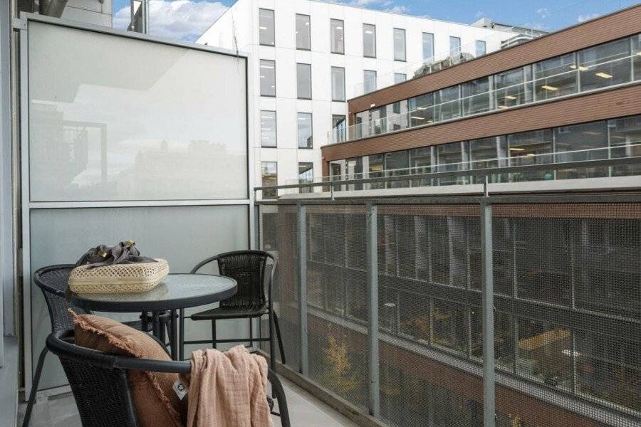 BJØRVIKA APARTMENTS, Teaterplassen, city center balcony,