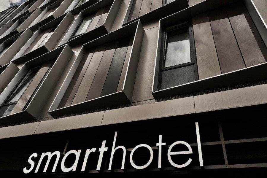 Smarthotel facade