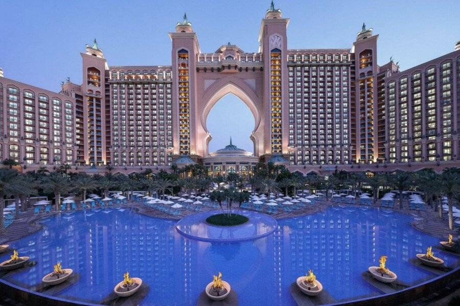 Atlantis, The Palm facade, outdoor pool