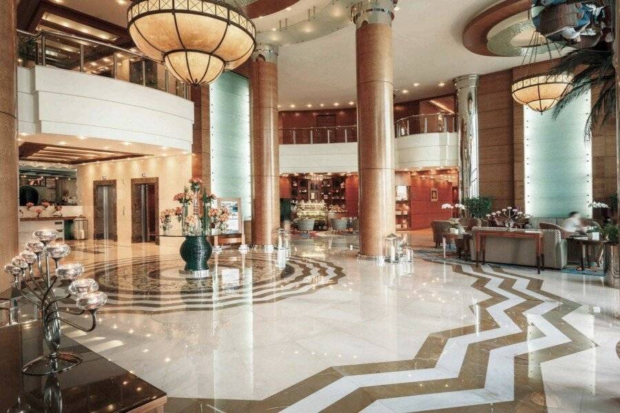 Swissôtel Al Murooj lobby