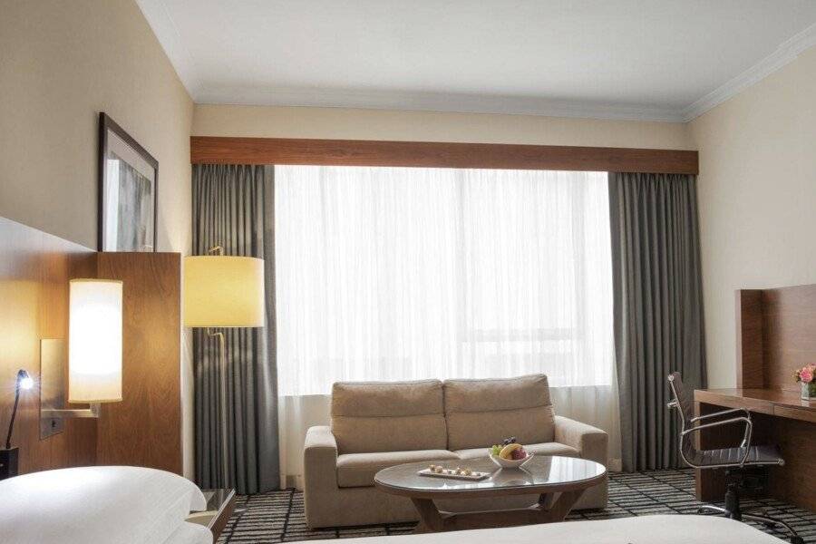 Jumeira Rotana – hotel bedroom