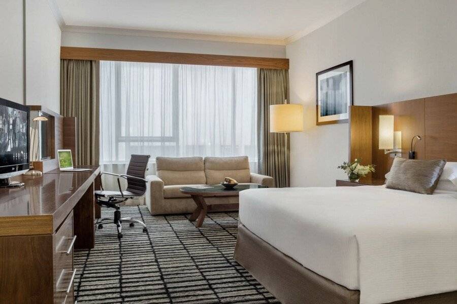 Jumeira Rotana – hotel bedroom