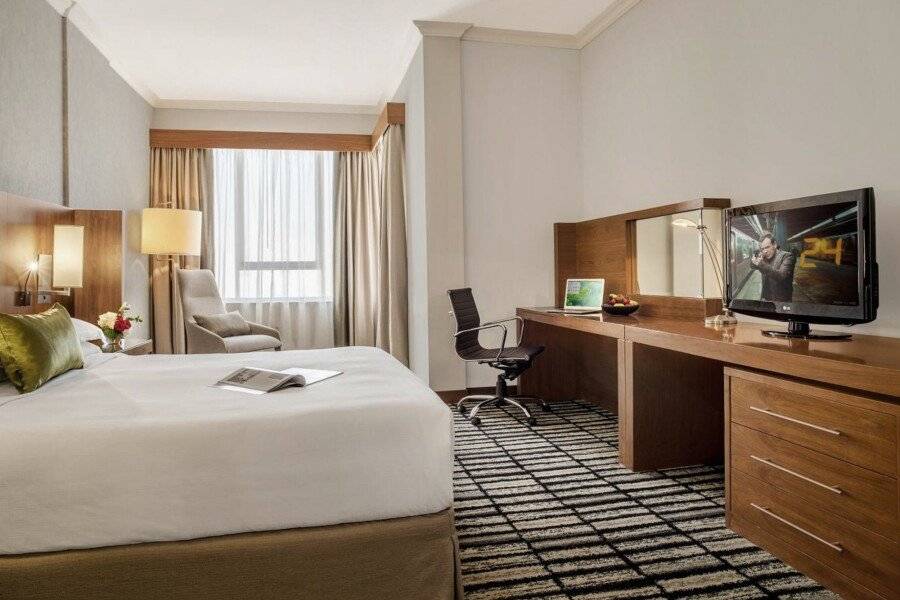 Jumeira Rotana – hotel bedroom