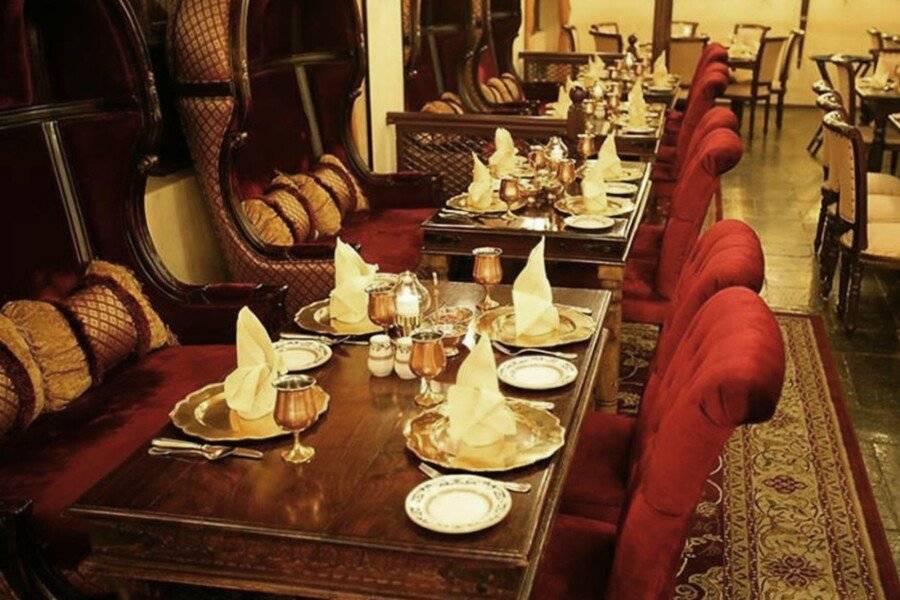 Arabian Courtyard Hotel & Spa restaurant