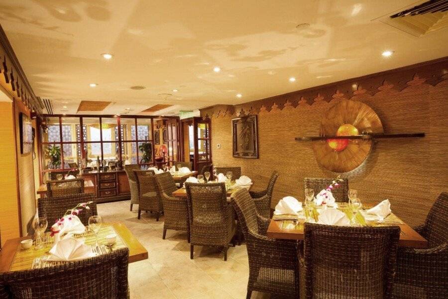 Arabian Courtyard Hotel & Spa restaurant