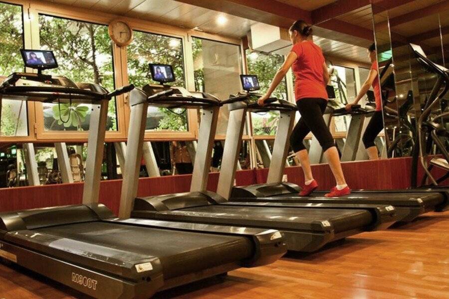 Arabian Courtyard Hotel & Spa fitness centre