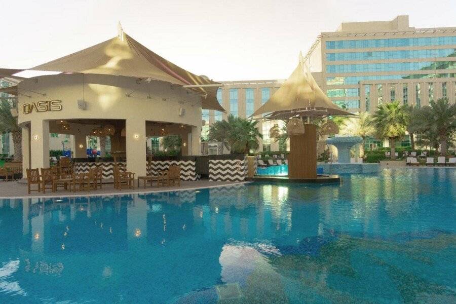 Millennium Airport Hotel outdoor pool,bar