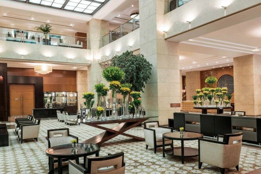 Grosvenor House, a Luxury Collection Hotel, lobby