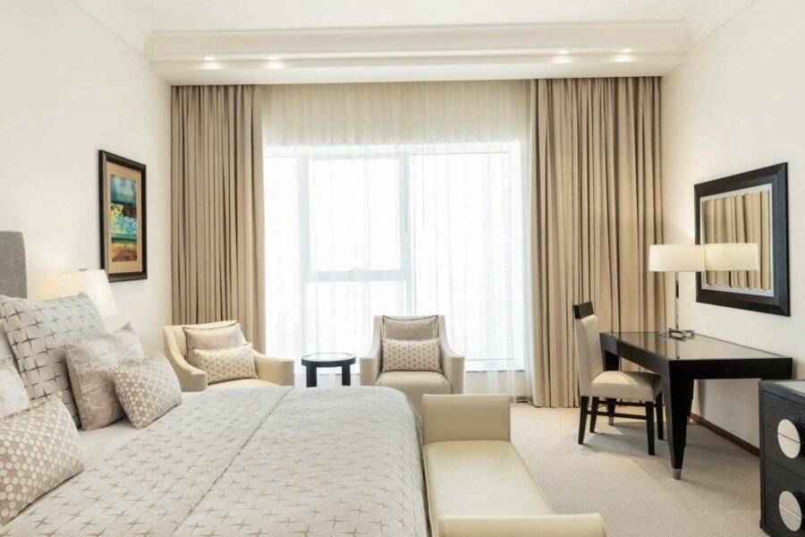 Grosvenor House, a Luxury Collection Hotel, hotel bedroom