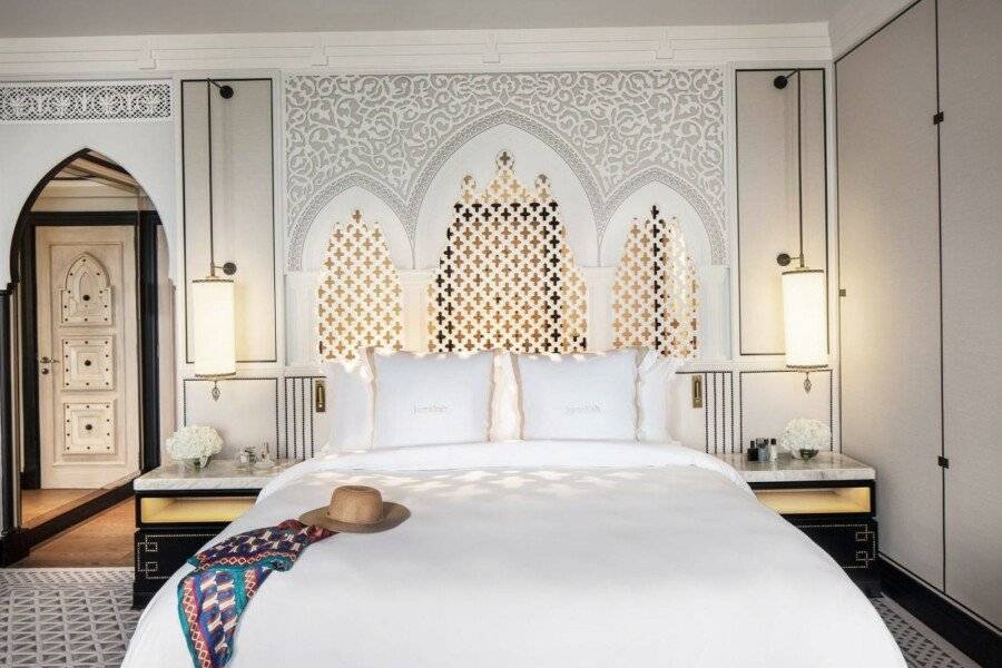 Jumeirah Mina Al Salam hotel bedroom