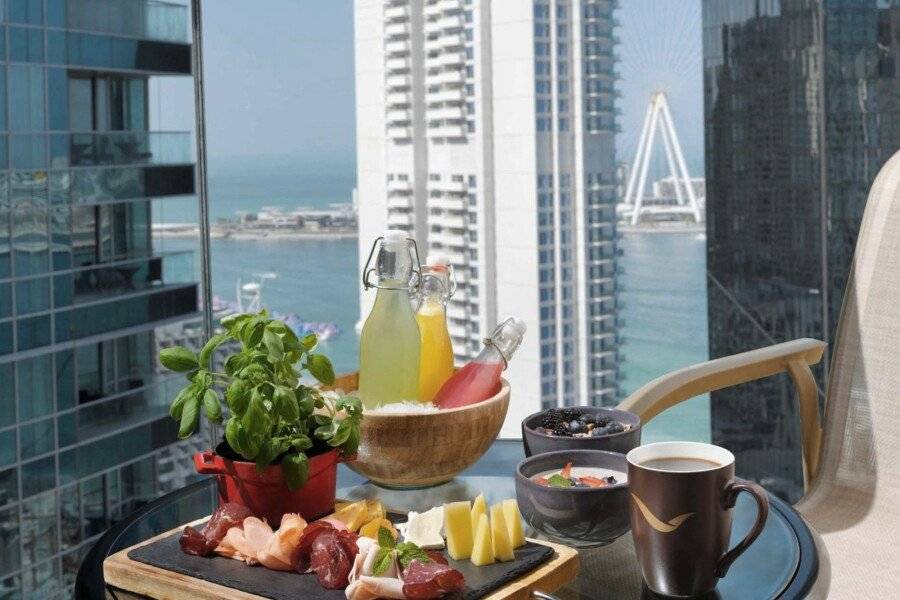 Mövenpick Hotel Jumeirah Beach ocean view,restaurant,breakfast