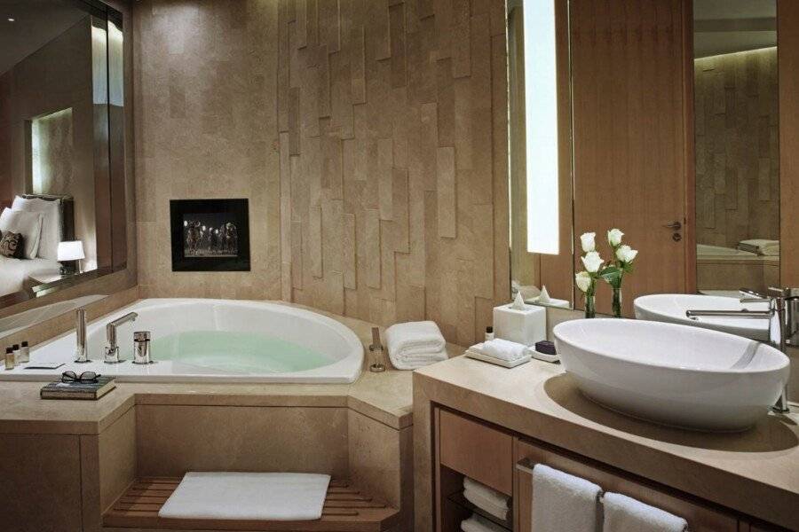 The Meydan Hotel bathtub,spa