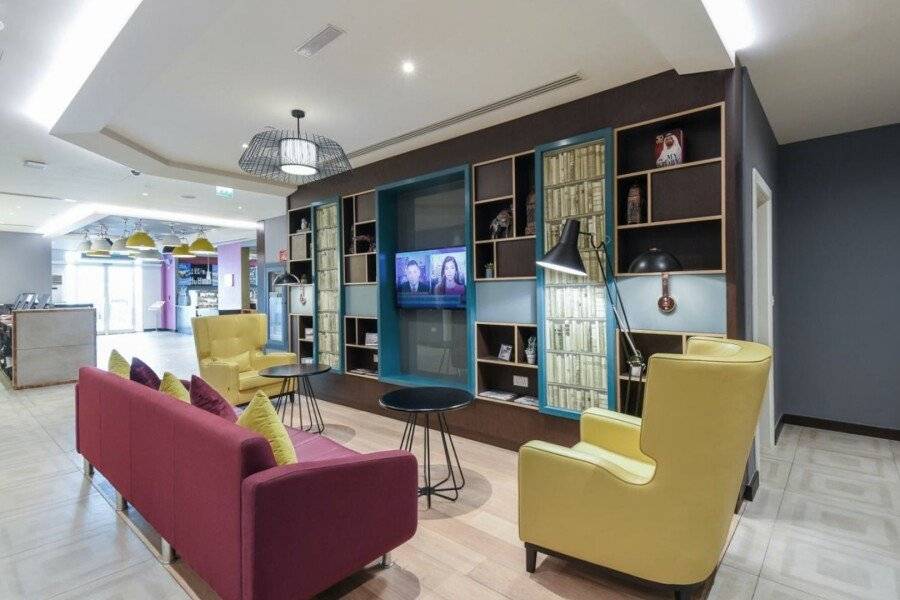 Premier Inn International Airport lobby