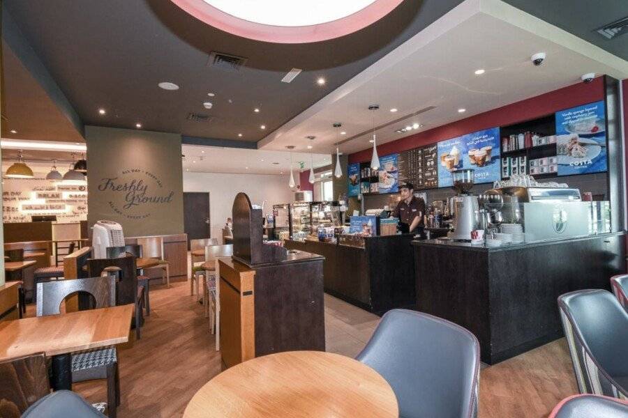 Premier Inn International Airport restaurant, bar