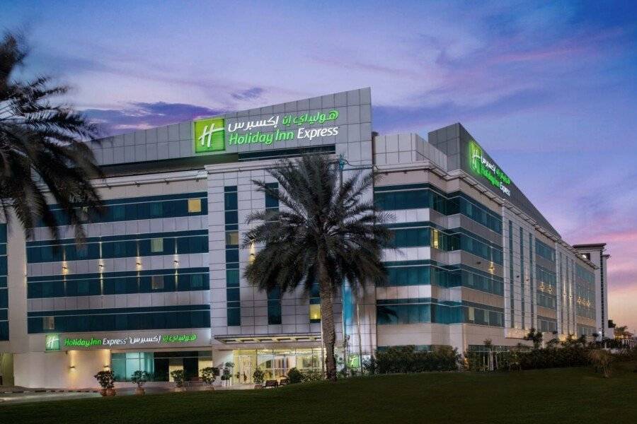 Holiday Inn Express Airport, an IHG Hotel facade