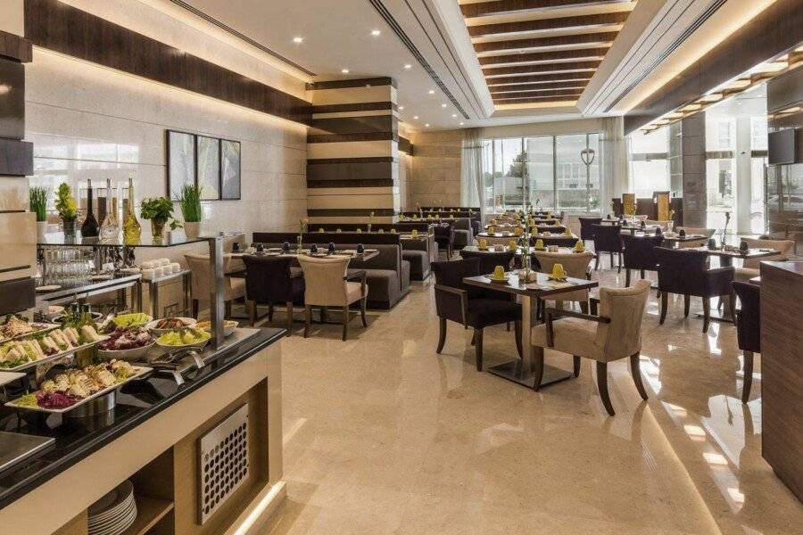 Golden Tulip Media Hotel restaurant