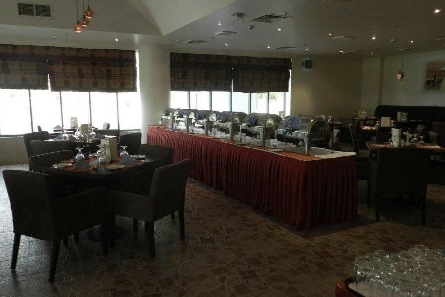 Sun & Sands Sea View Hotel restaurant