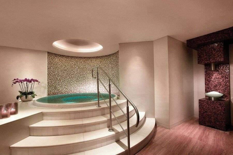 Grand Hyatt Residence spa,jacuzzi