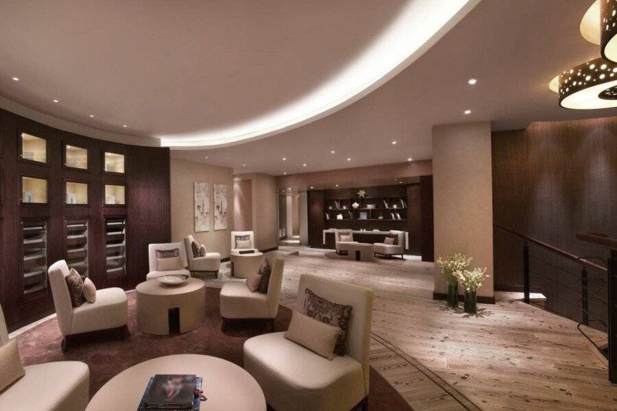 Grand Hyatt Residence lobby