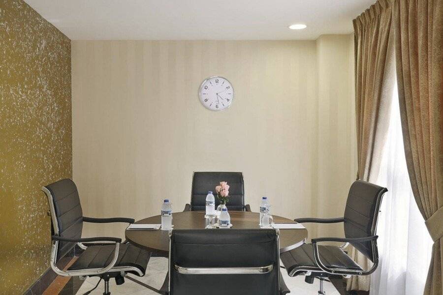 Gateway Hotel meeting room