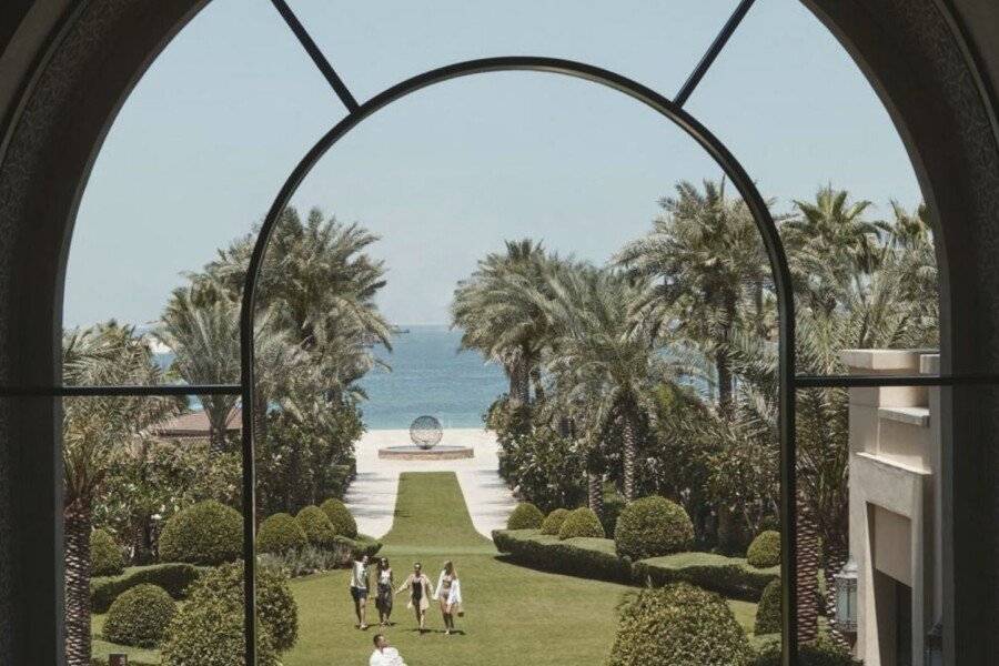 Four Seasons Resort at Jumeirah Beach ocean view,garden