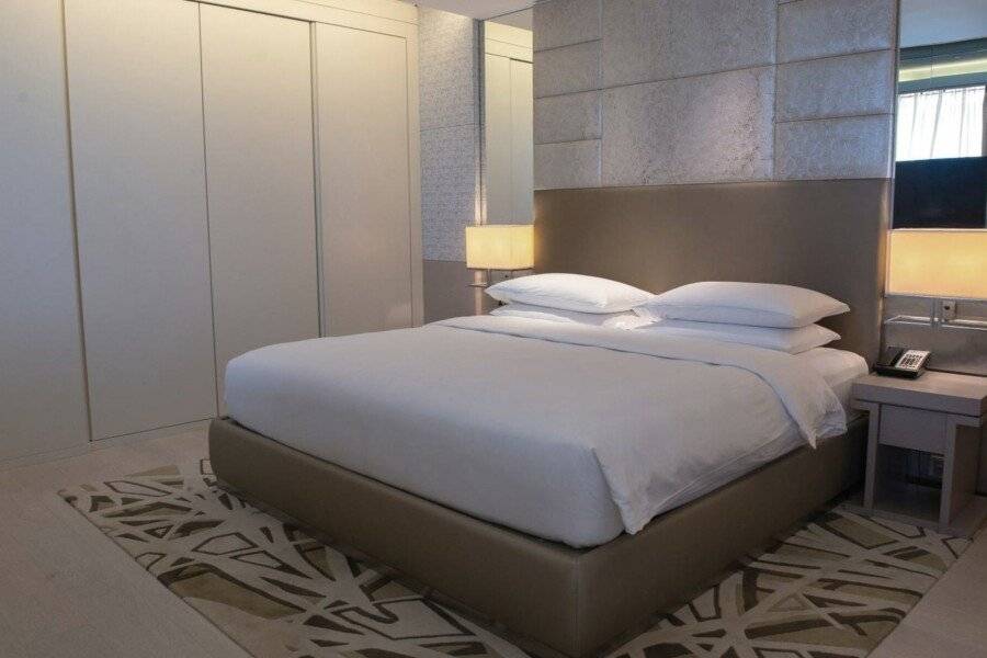 Hyatt Regency Creek Heights Residences hotel bedroom