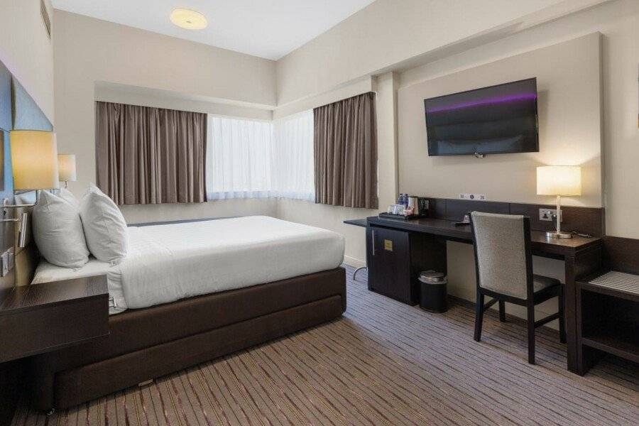 Premier Inn Ibn Battuta Mall hotel bedroom