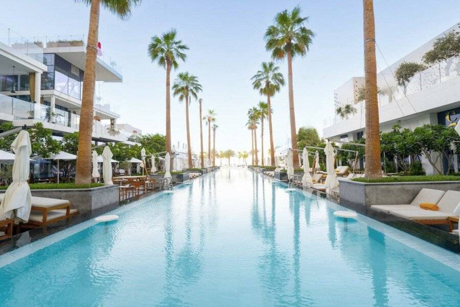 FIVE Palm Jumeirah outdoor pool