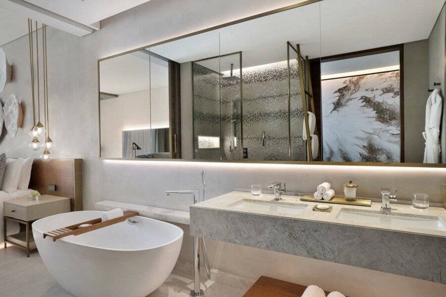 The St. Regis Downtown Dubai bathtub,hotel bedroom