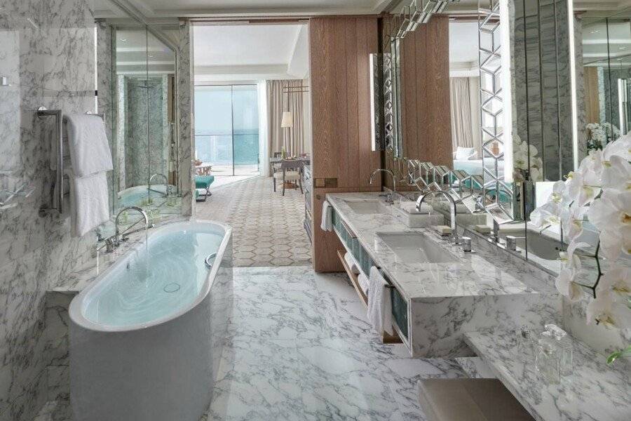 Mandarin Oriental Jumeira, bathtub